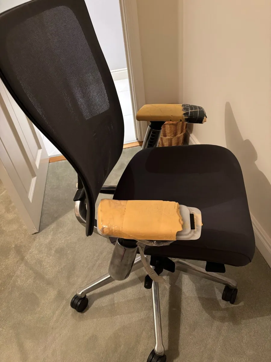 Office Chair - Image 1