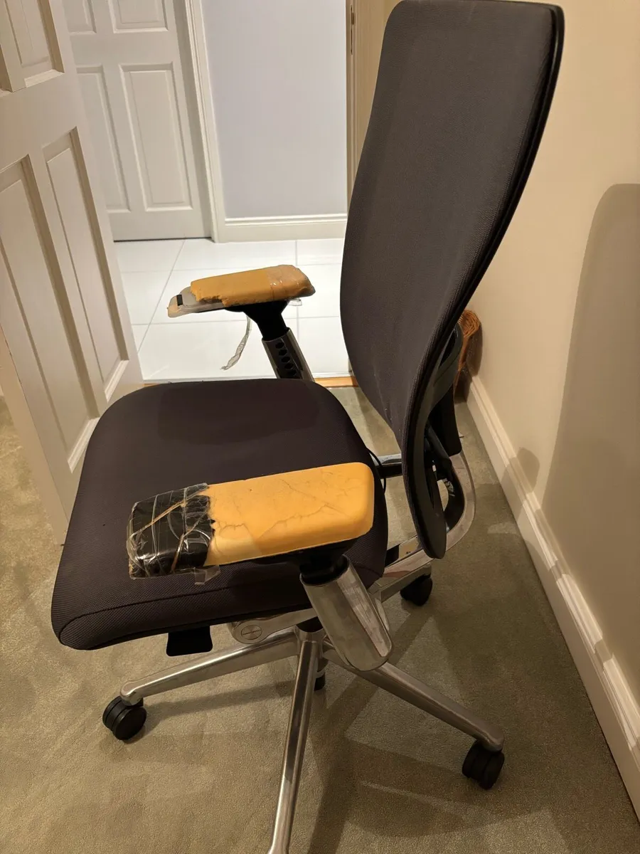 Office Chair - Image 3