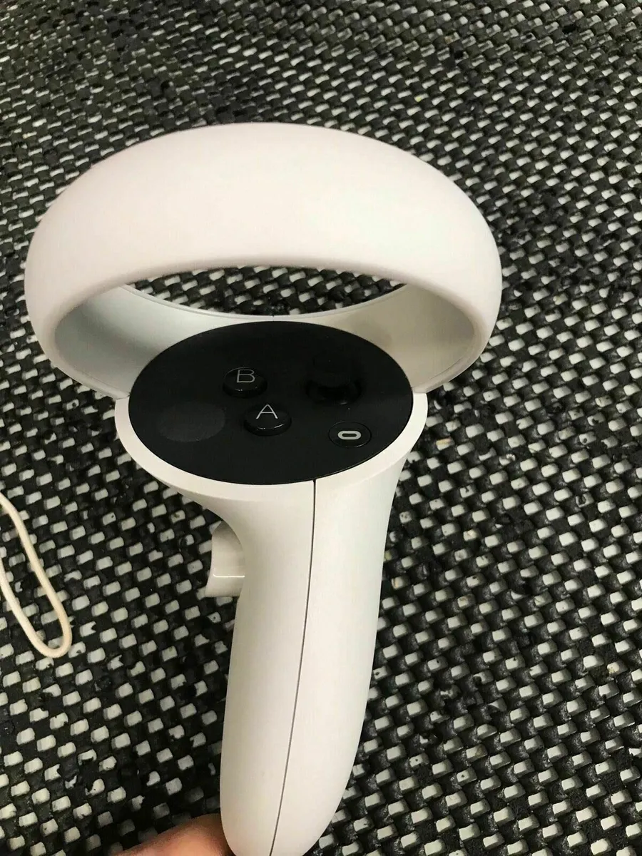 Oculus Quest 2 VR Headet - Image 3