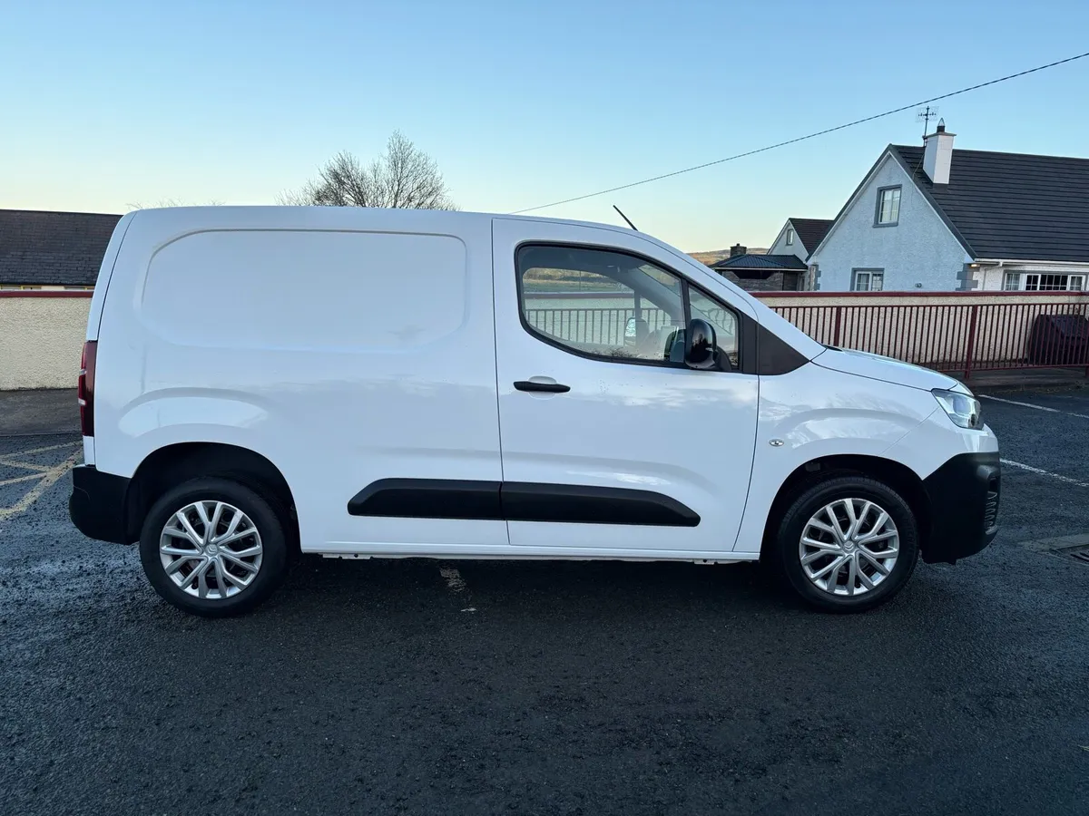 2022 (221) CITROEN BERLINGO ENTERPRISE - Image 2