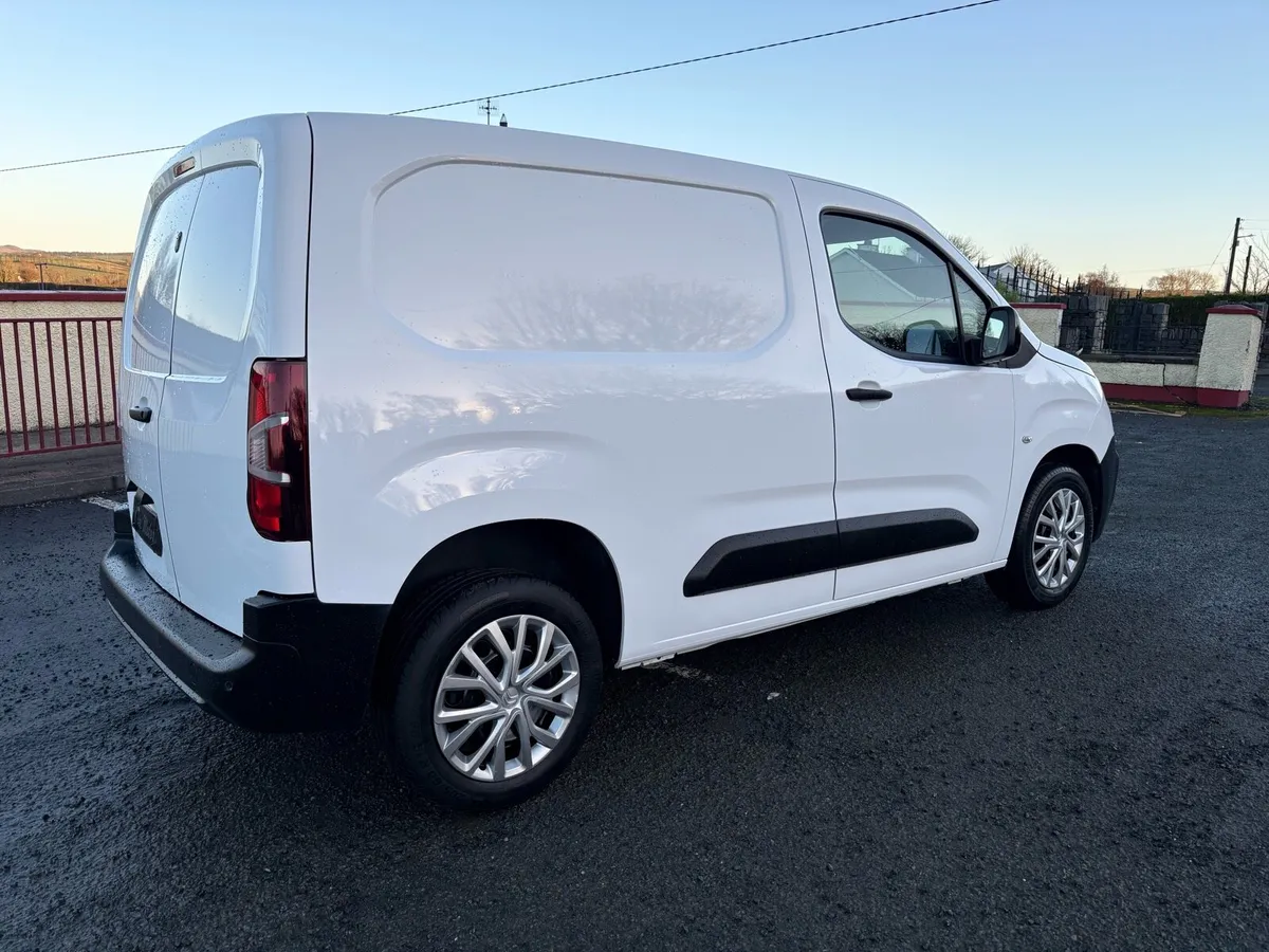 2022 (221) CITROEN BERLINGO ENTERPRISE - Image 3