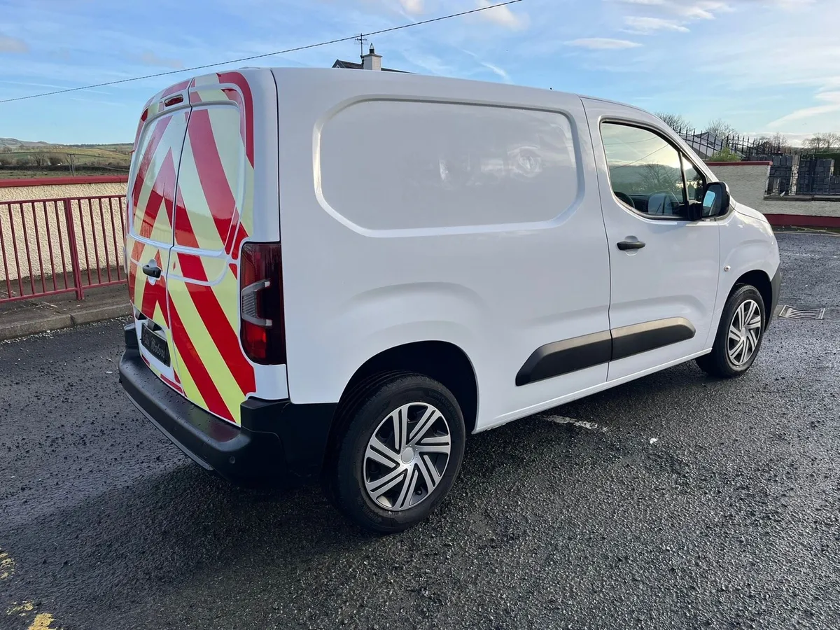 2022 (221) CITROEN BERLINGO ENTERPRISE - Image 3