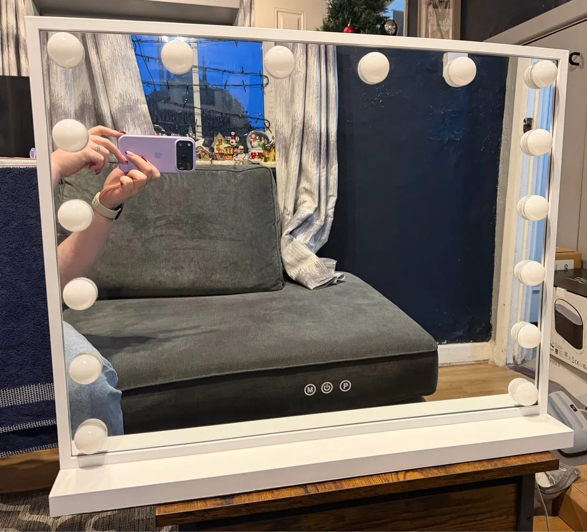 Hollywood Mirror - Image 1