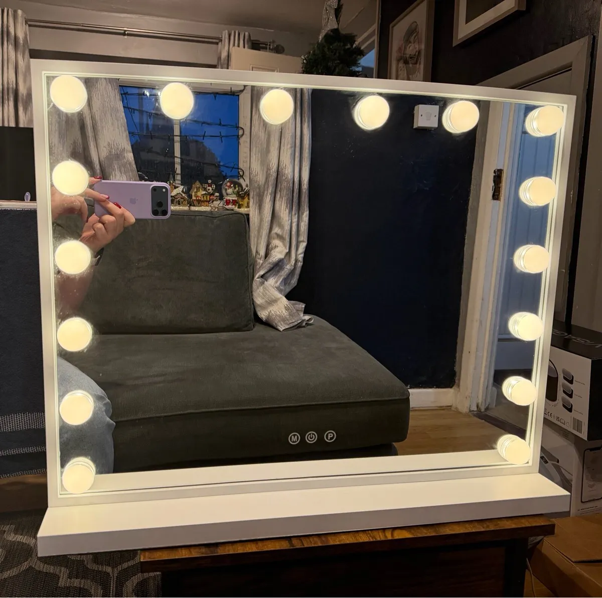 Hollywood Mirror - Image 2