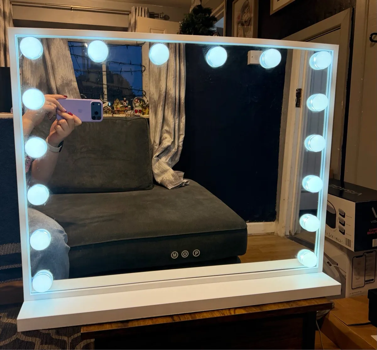 Hollywood Mirror - Image 4