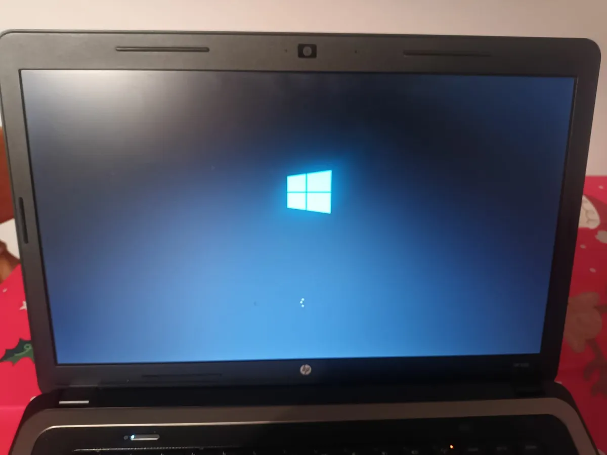 hp 630 laptop - Image 2