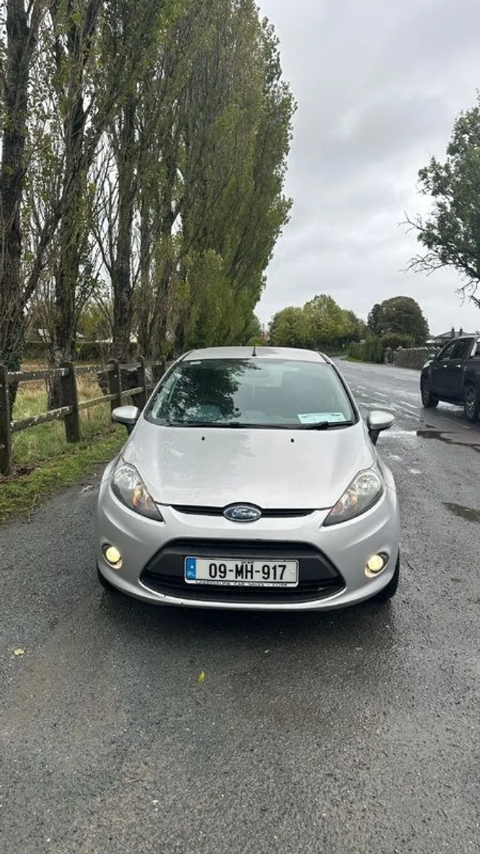 2009 Ford Fiesta - Image 1