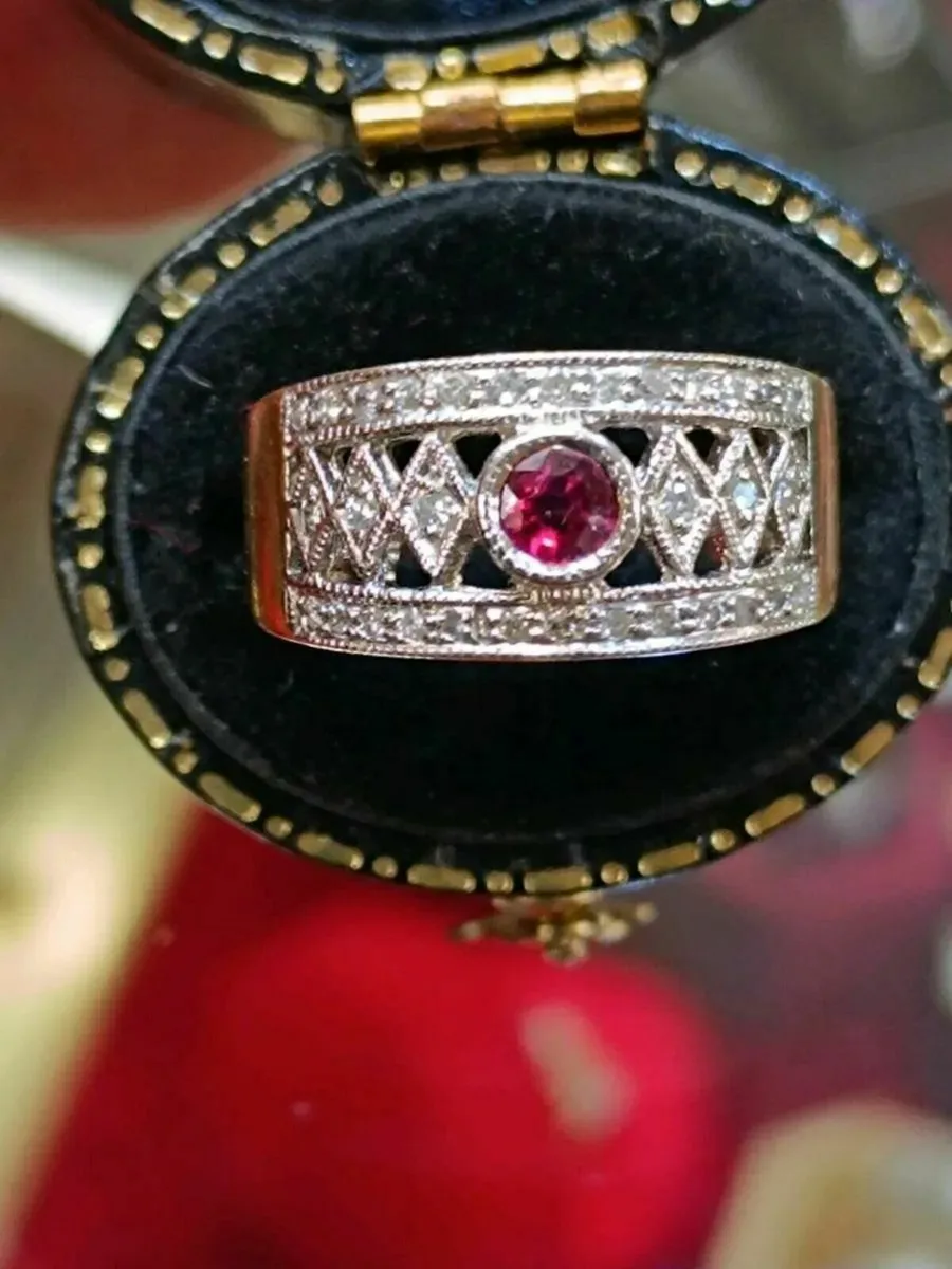 18k Yellow Gold Diamond & Ruby Wide Ring - Image 4