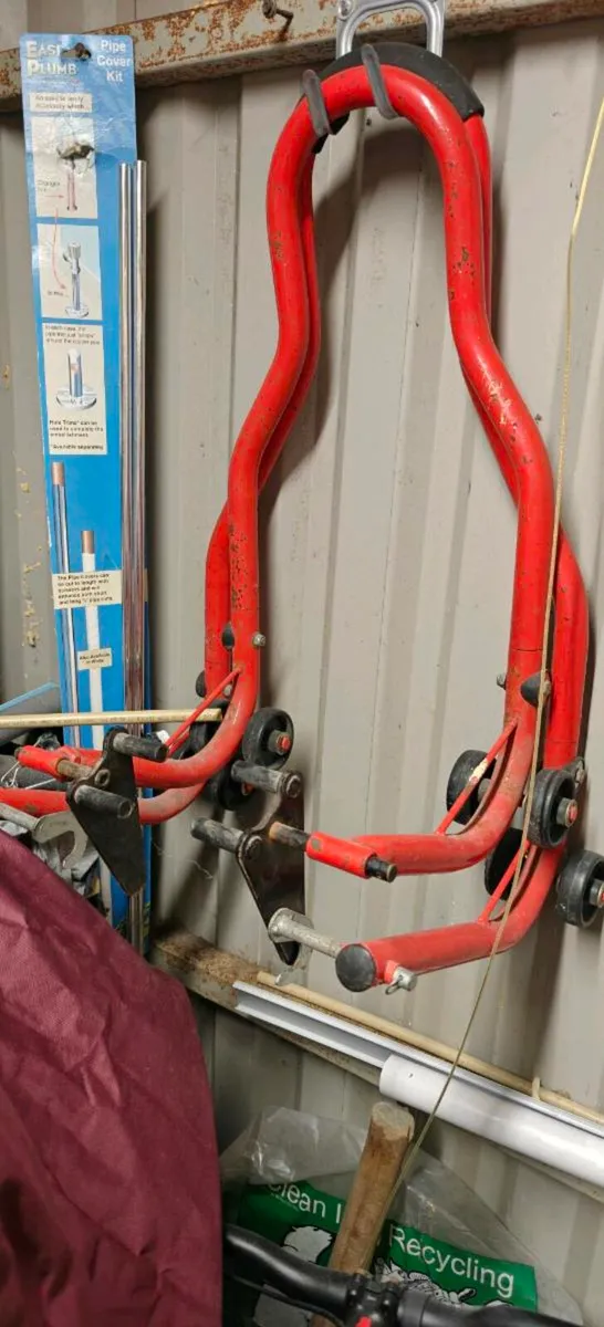 Paddock stands Kawasaki Suzuki - Image 1