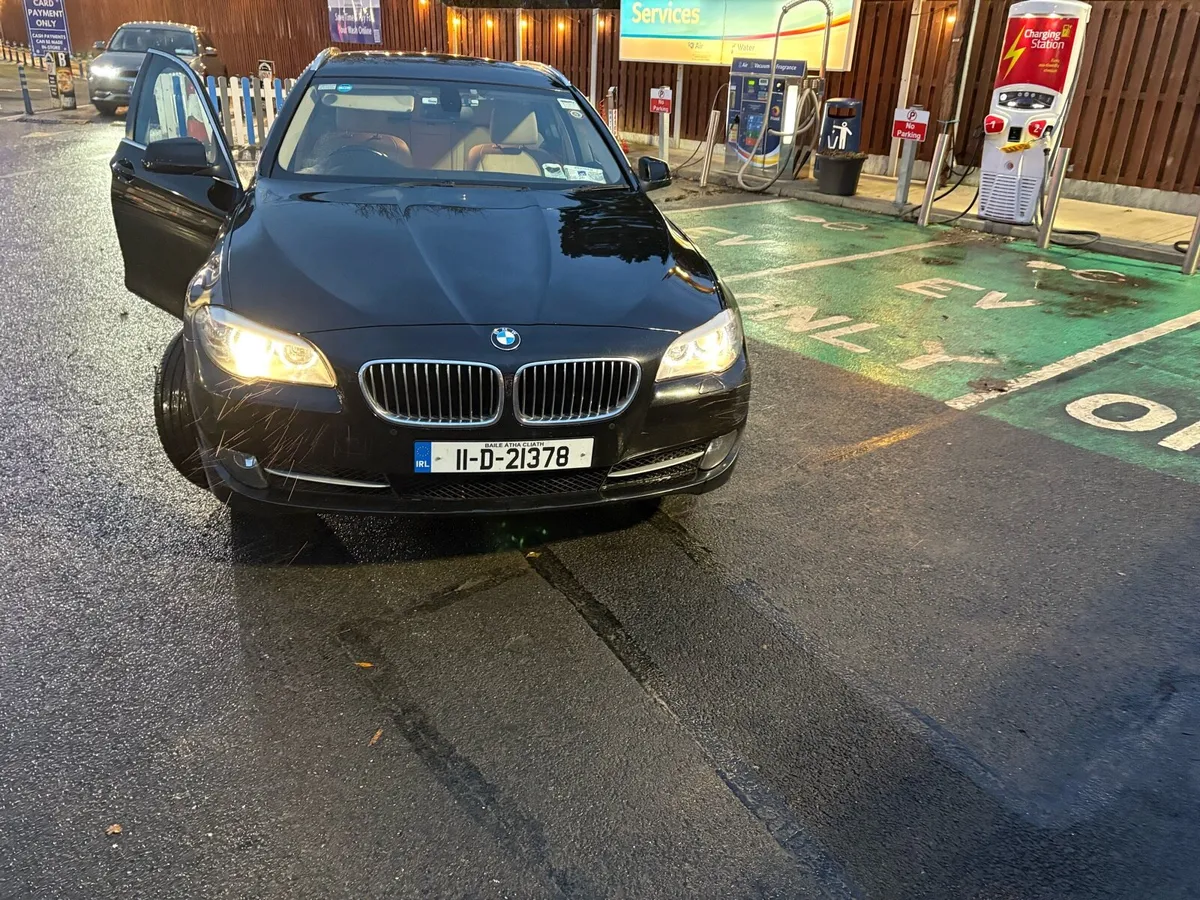 2011 BMW 520D estate - Image 1