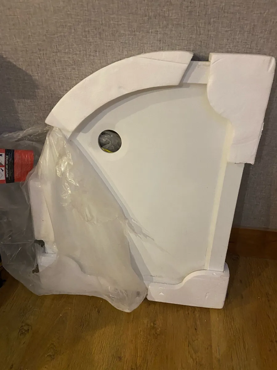 shower tray - Image 1