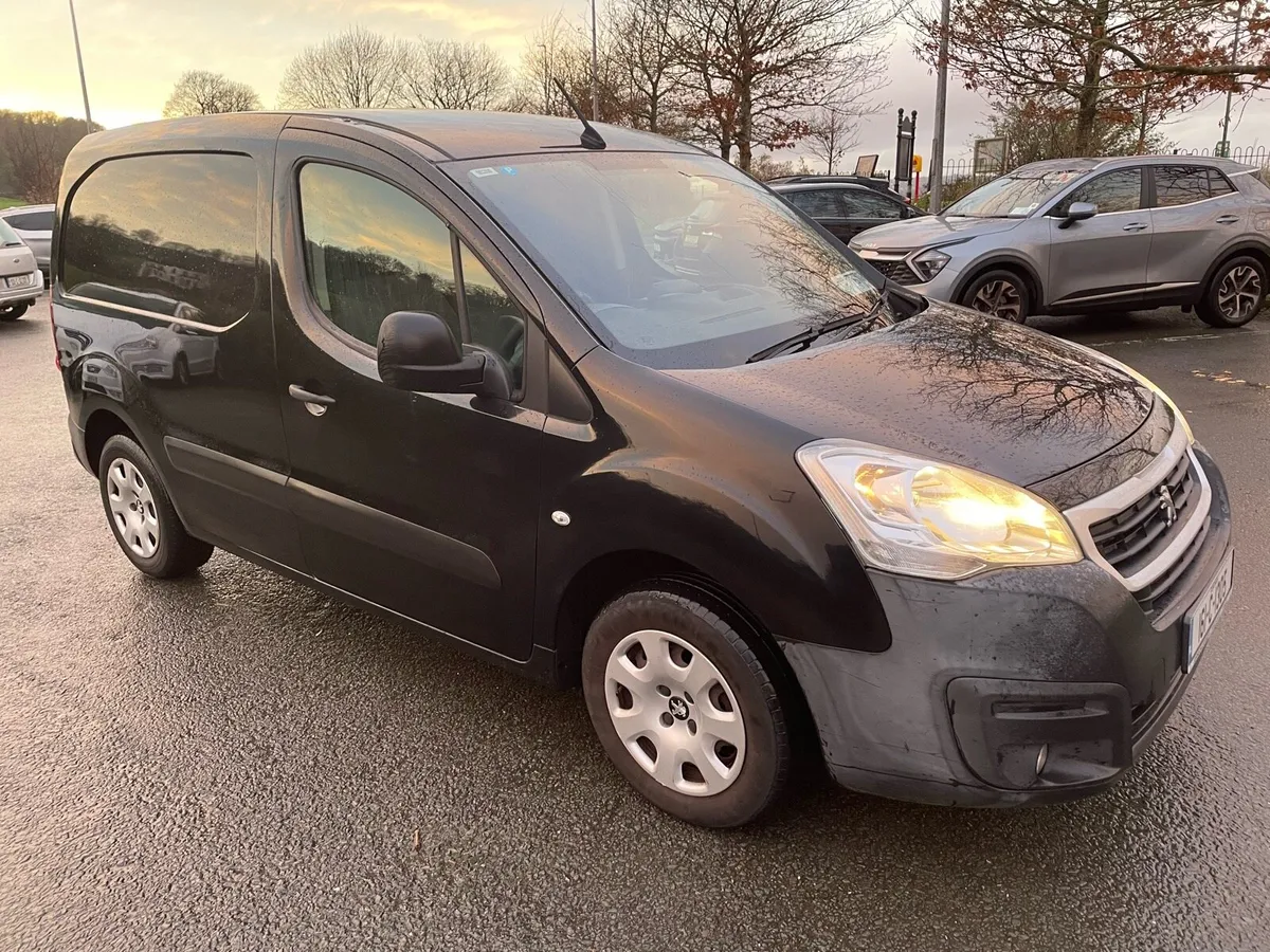 Peugeot Partner professional  / 3 SEATER - Image 1