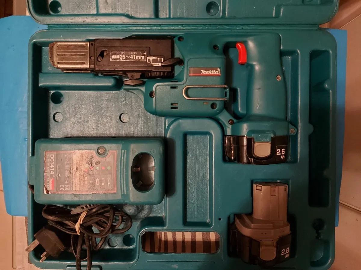 Makita 6835D Cordless Screw Gun Charger & Battery - Image 4