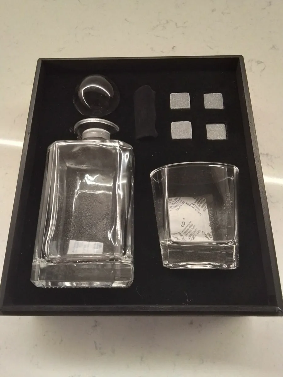 Personal whiskey decanter set - Image 1