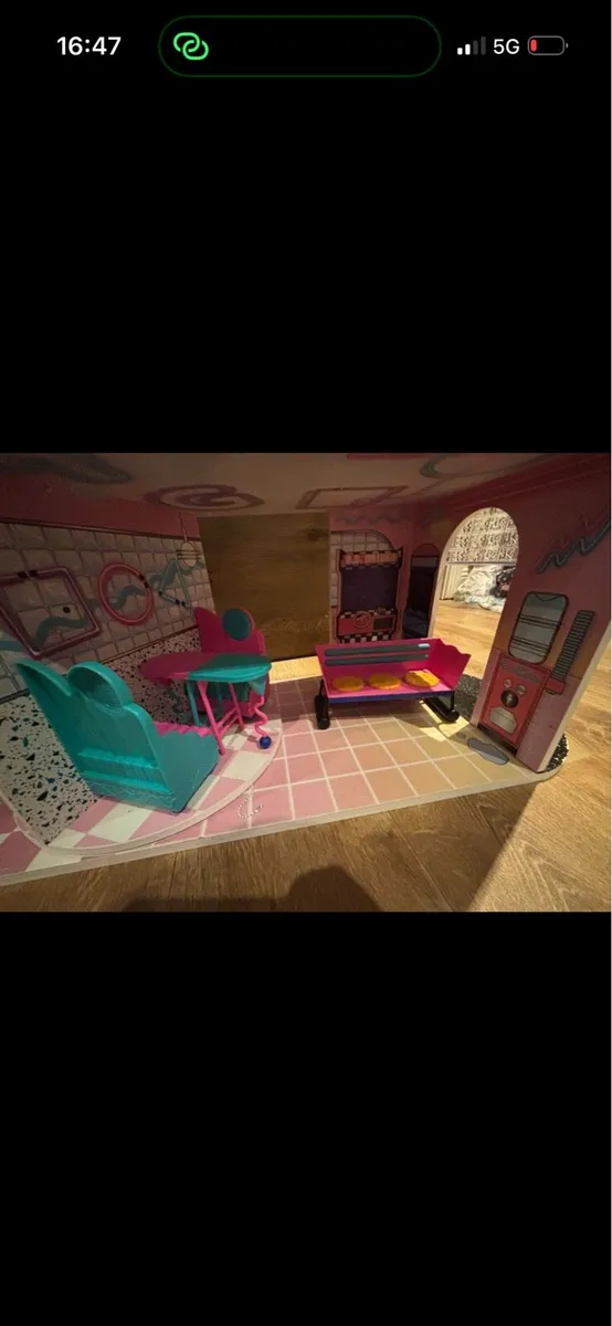L.O.L Surprise Doll House + Accessories - Image 3