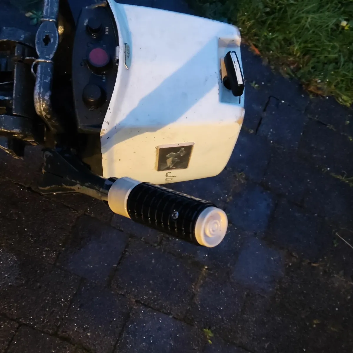 Johnston 20hp 2-stroke free to go - Image 1