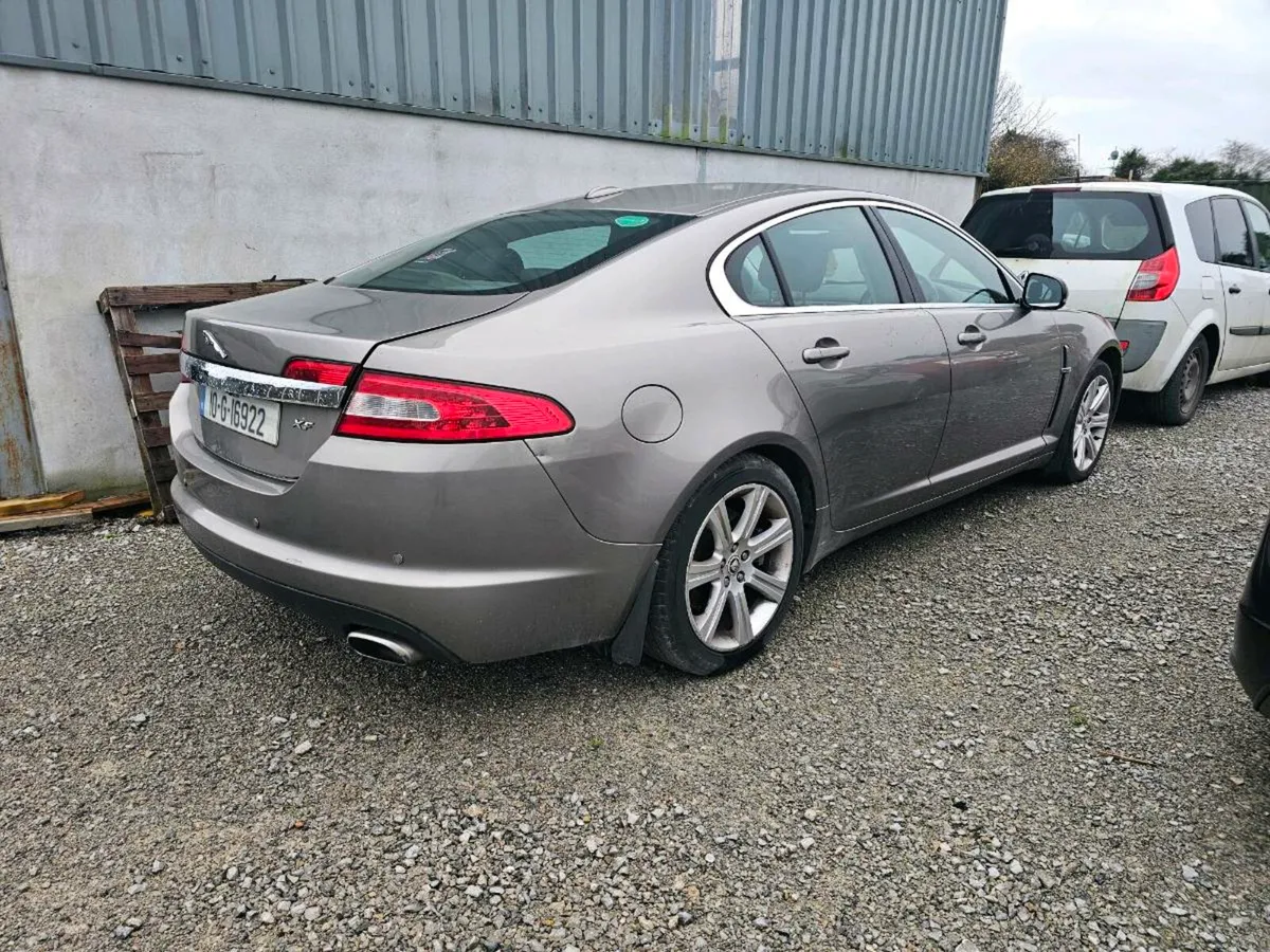 Jaguar  XF 3.0 Diesel - Image 2