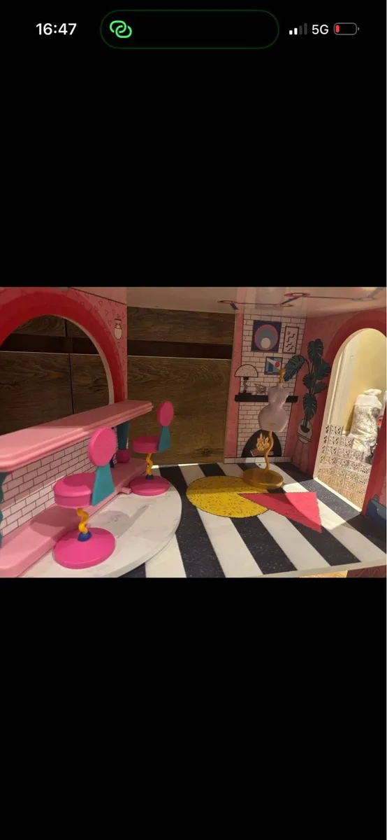 L.O.L Surprise Doll House + Accessories - Image 4