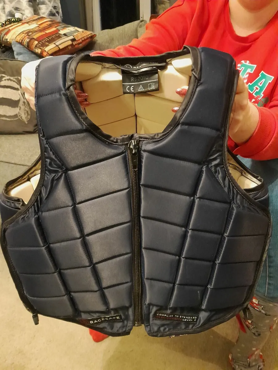 Horse riding body armour. - Image 1