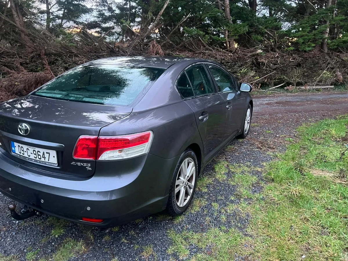 2009 Toyota Aventis - Image 4