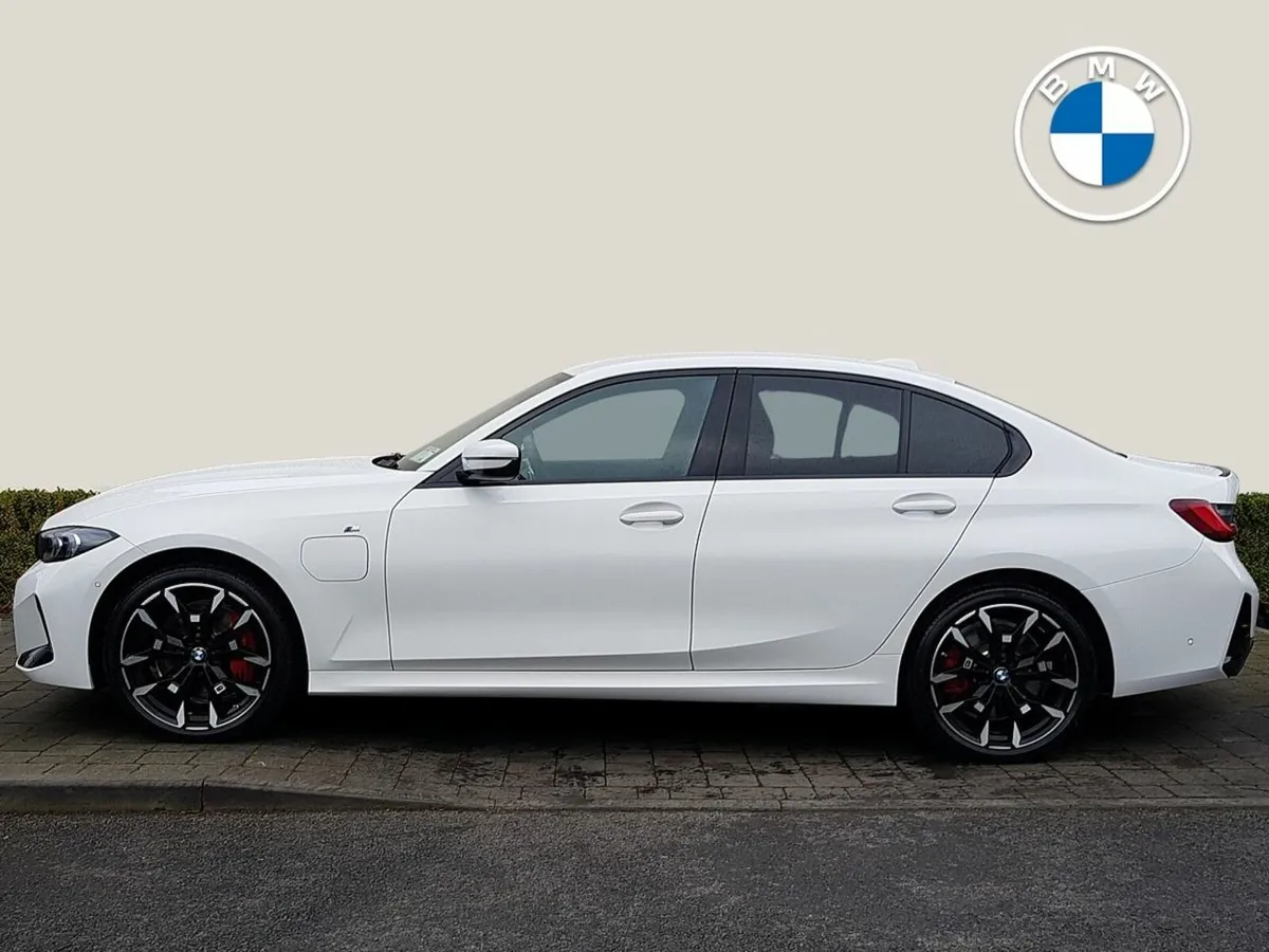 BMW 3-Series 330e M Sport Saloon - Image 3
