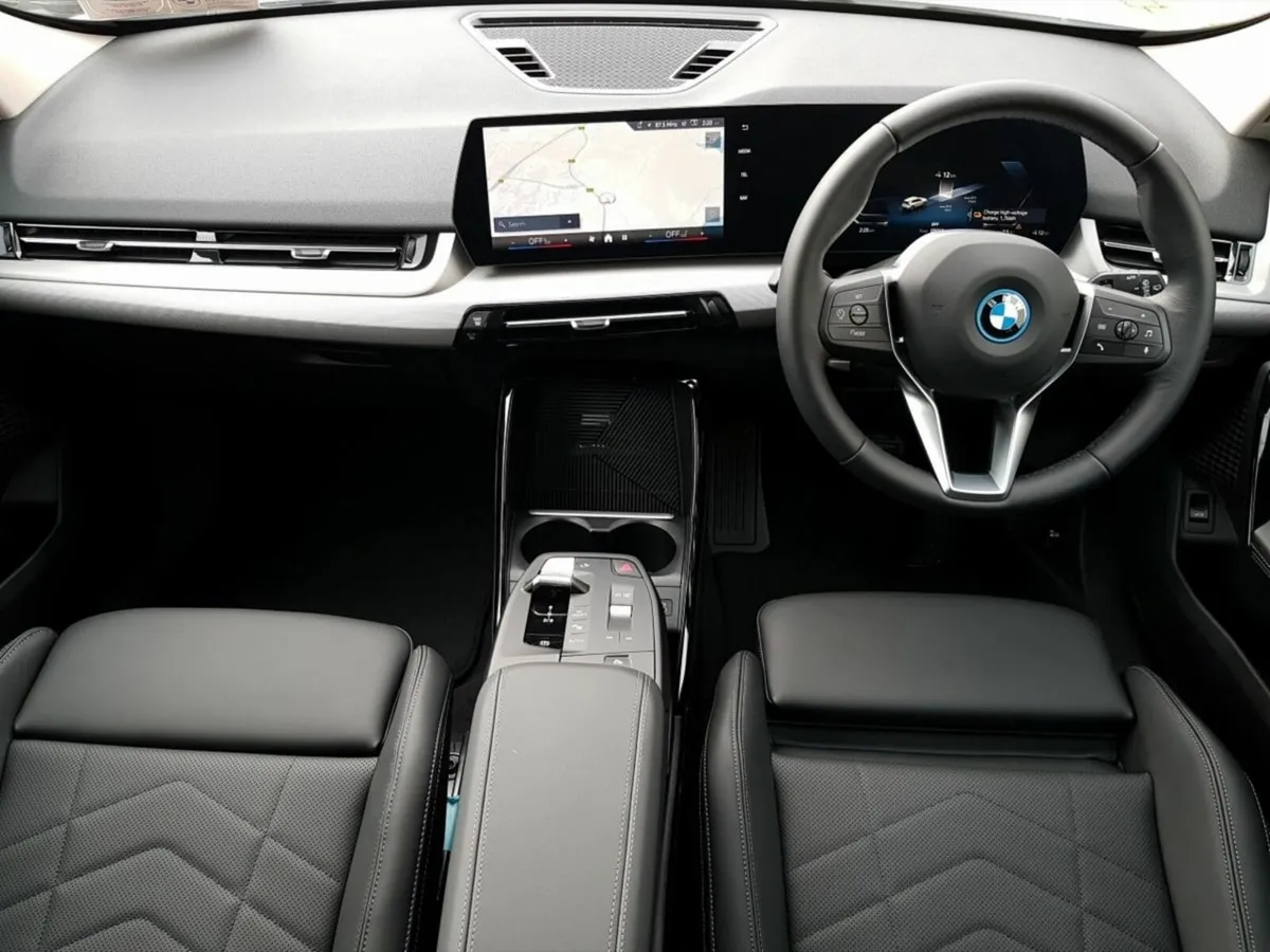 BMW iX1 iX1 eDrive20 Sport - Image 4