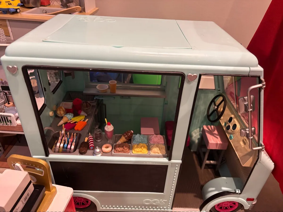 Bundle of toys - Image 2