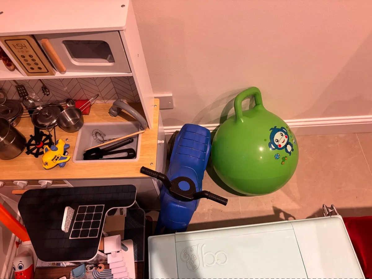 Bundle of toys - Image 3