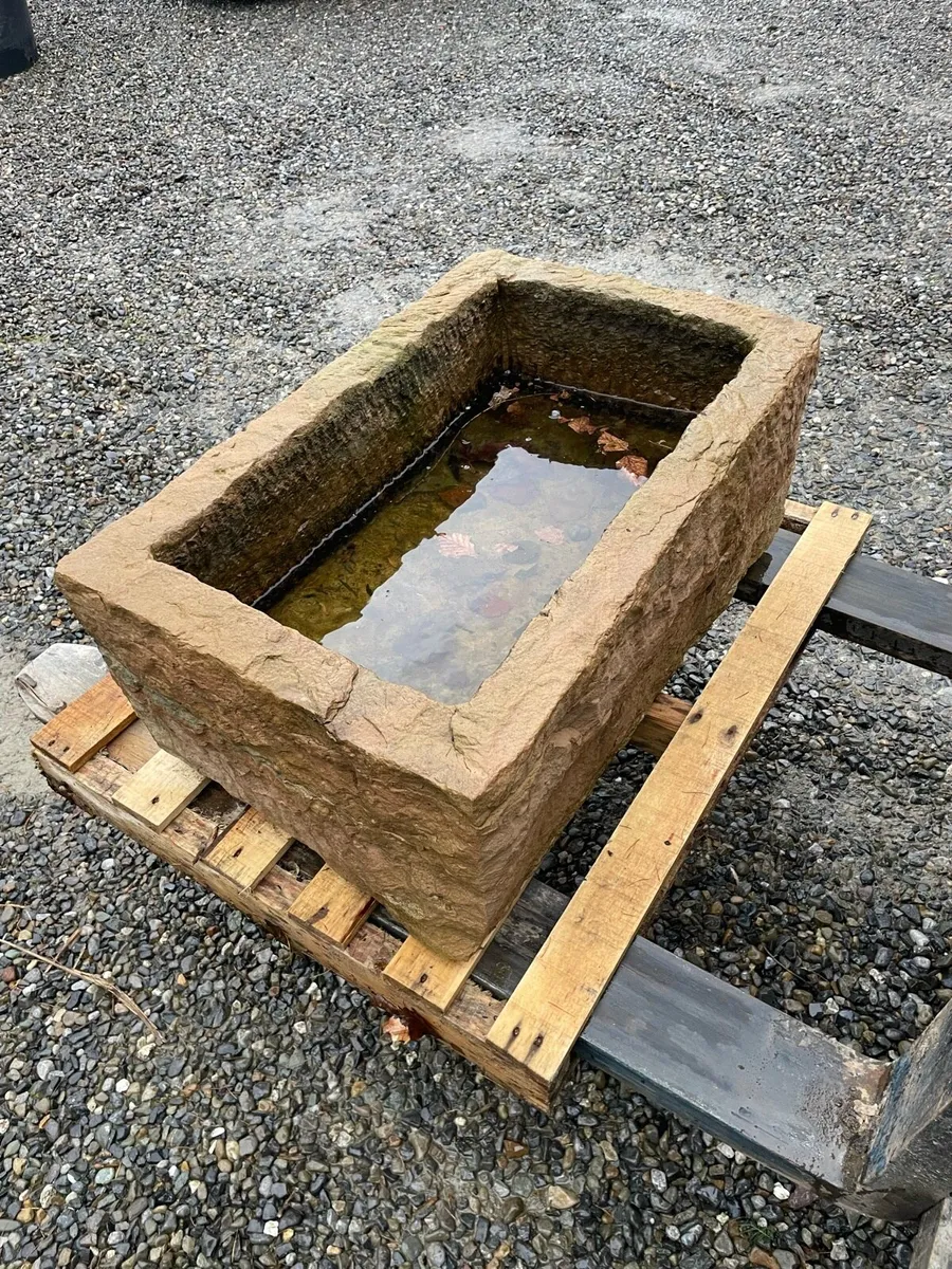 Sandstone trough - Image 3