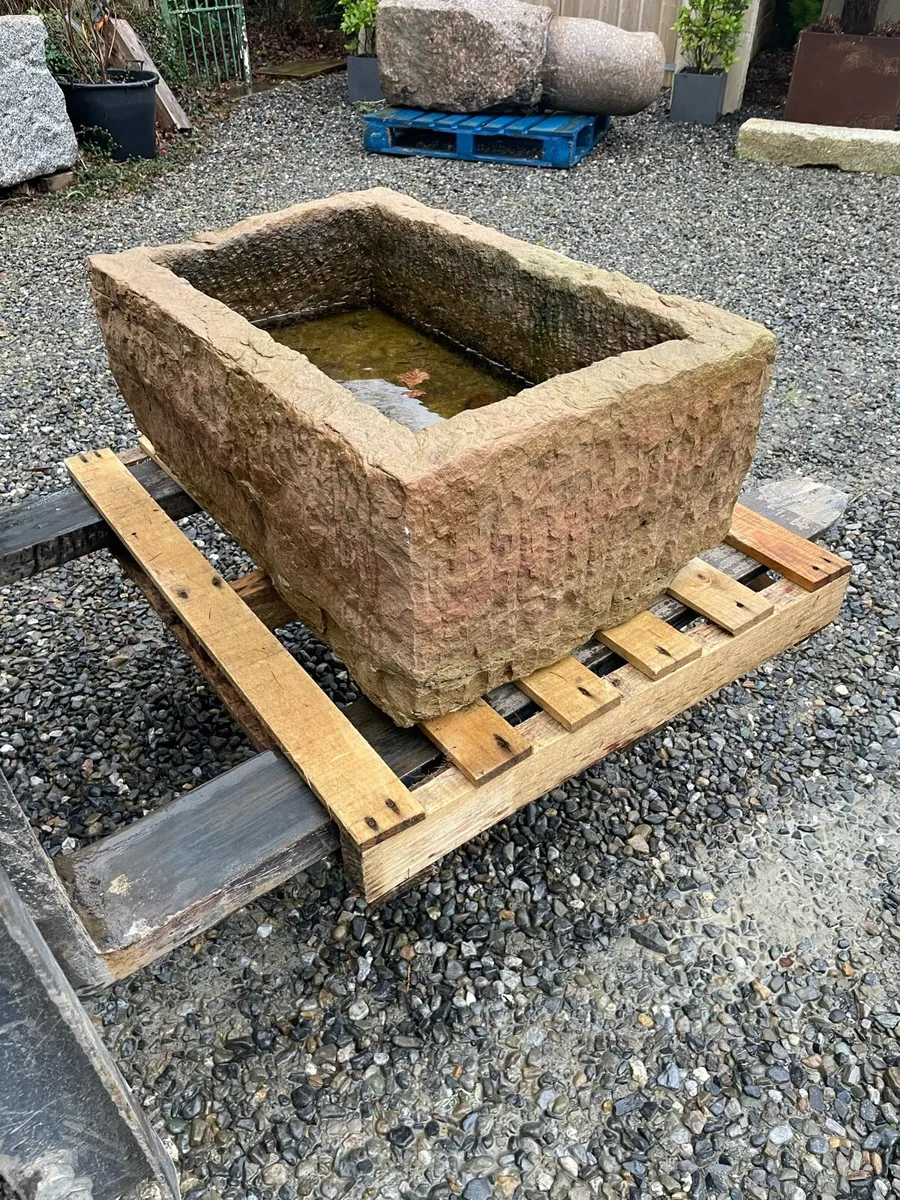 Sandstone trough - Image 4