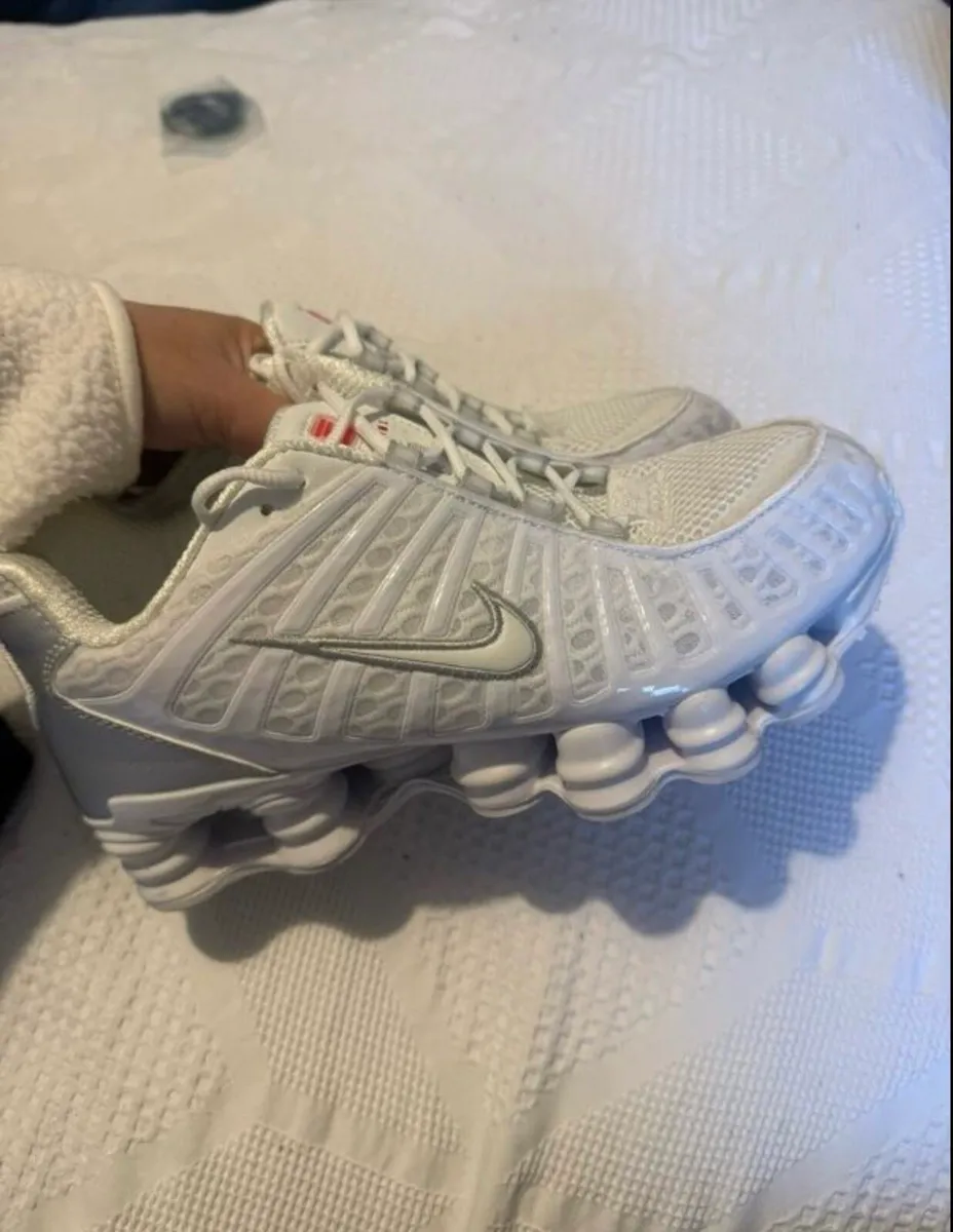 Nike shox brand new size 6 - Image 1