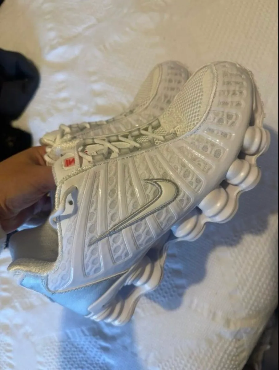 Nike shox brand new size 6 - Image 3