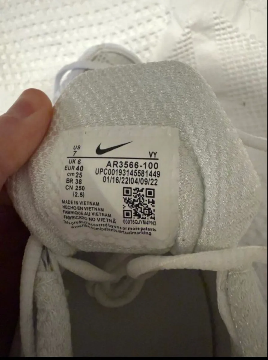 Nike shox brand new size 6 - Image 4