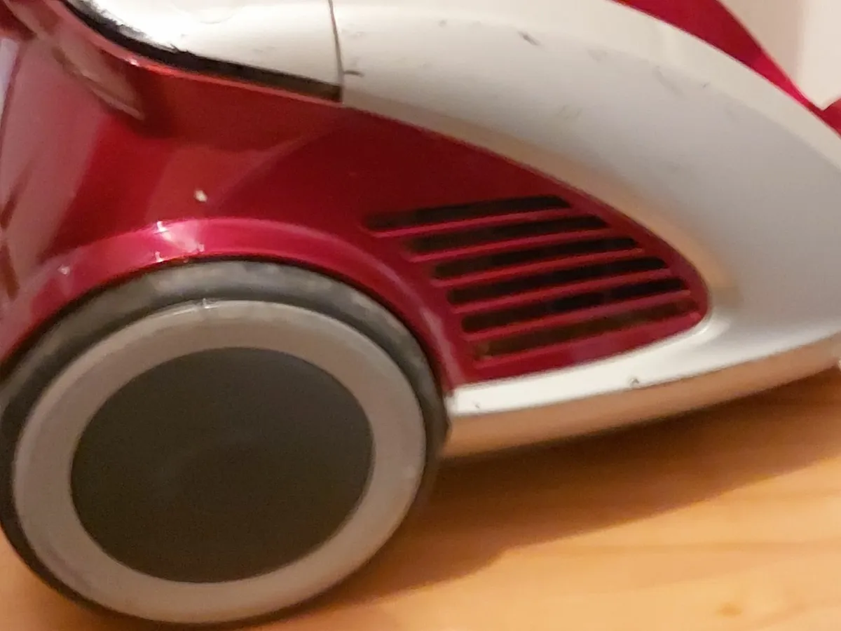 Hoover Curve High Suction Power Vacuum Cleaner Red - Image 3