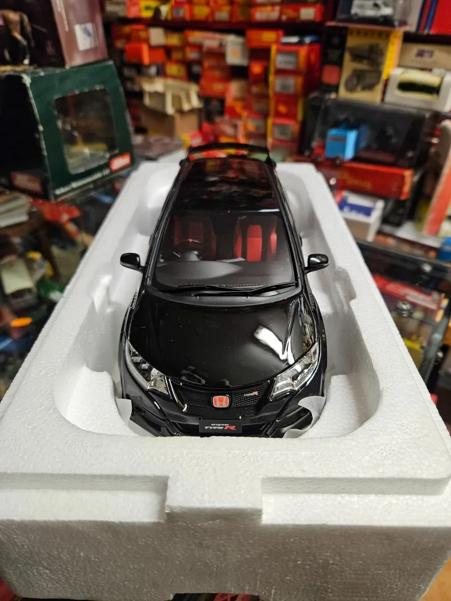 Corgi Kyosho Honda Civic Type R 1:18 - Image 1
