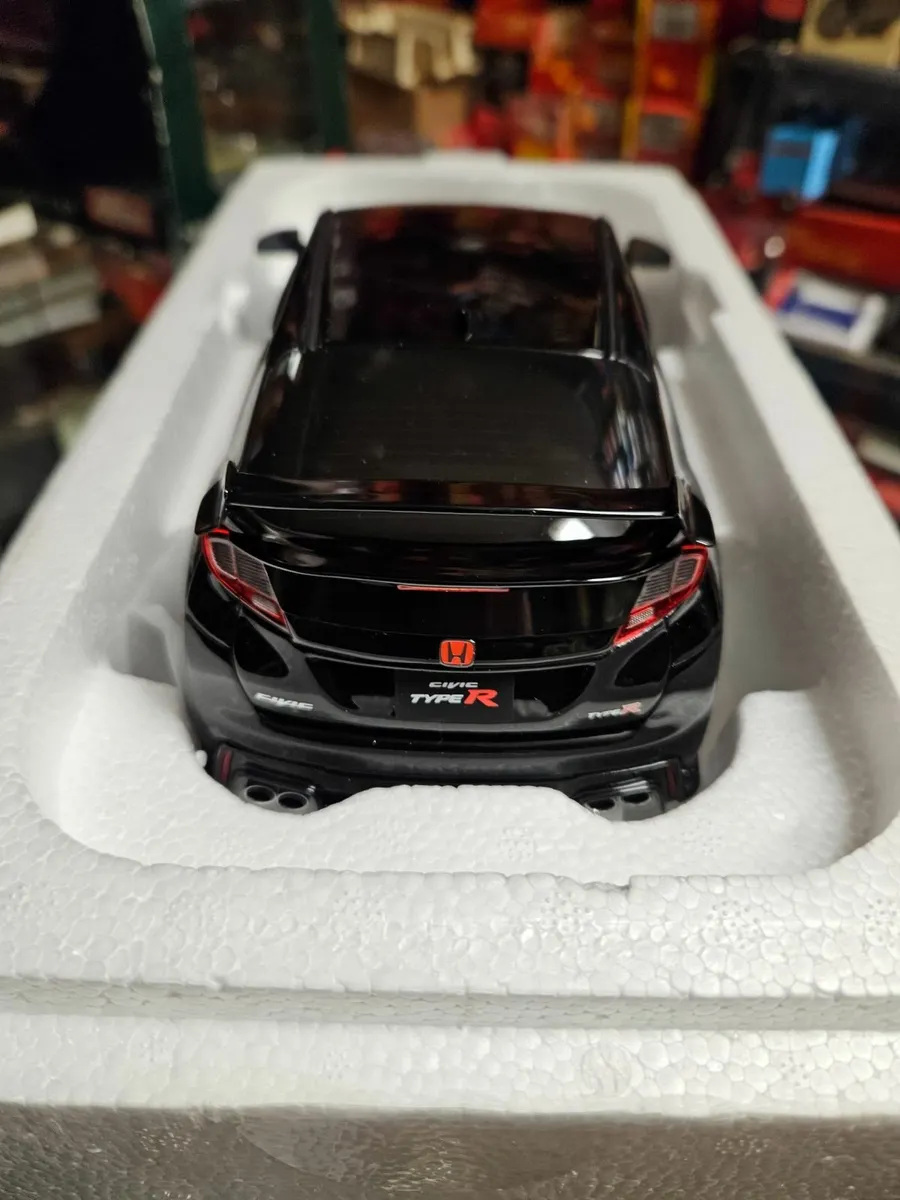Corgi Kyosho Honda Civic Type R 1:18 - Image 3