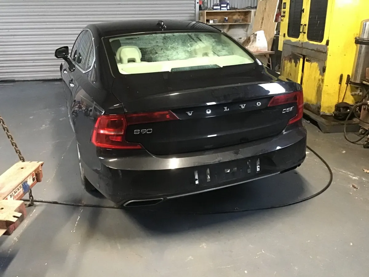 182 Volvo s90 - Image 2