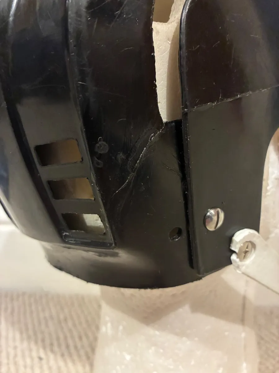 Oldstyle hurling helmet - Image 4