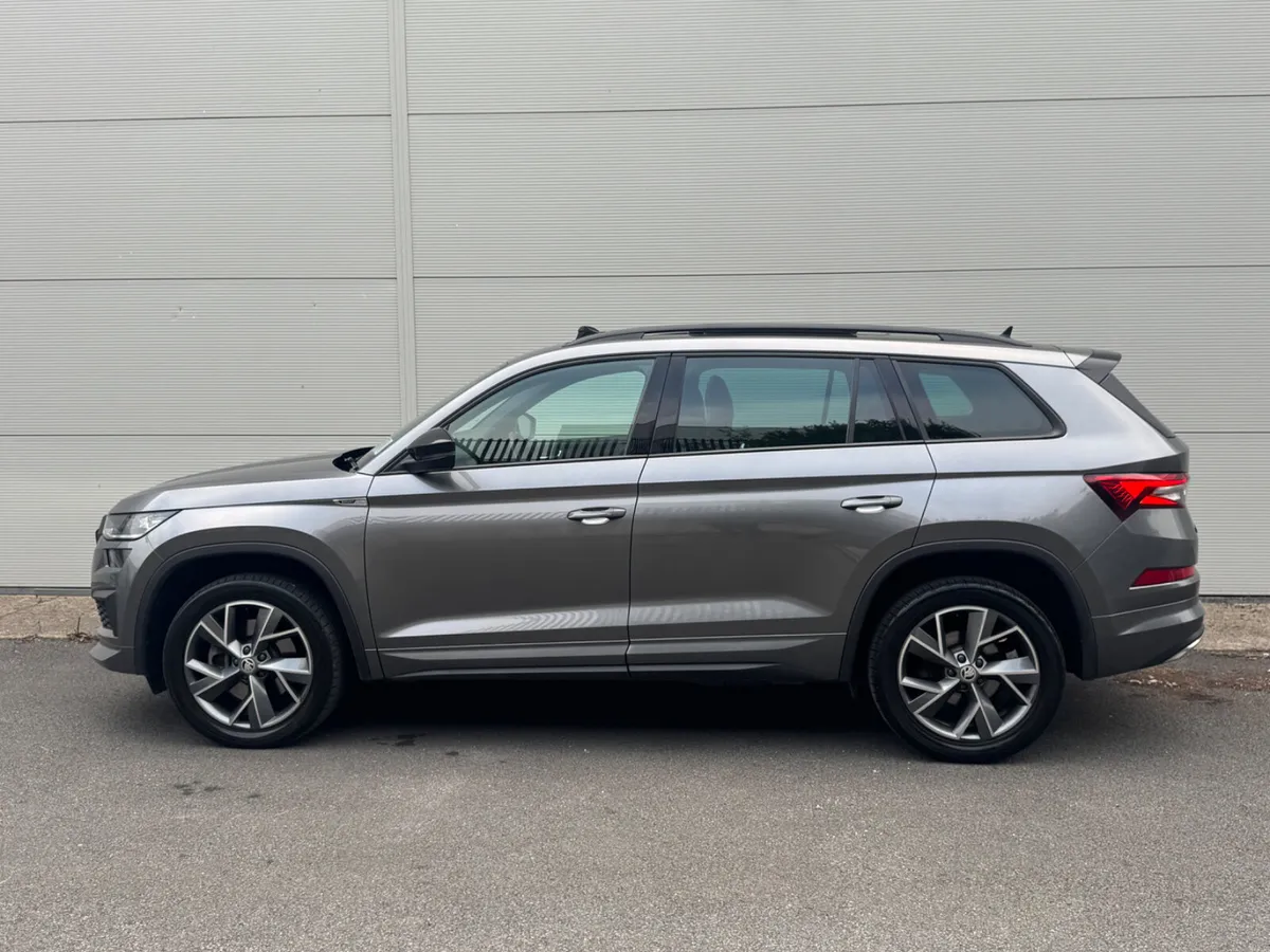 Skoda Kodiaq 2023 Sportline pan roof - Image 4