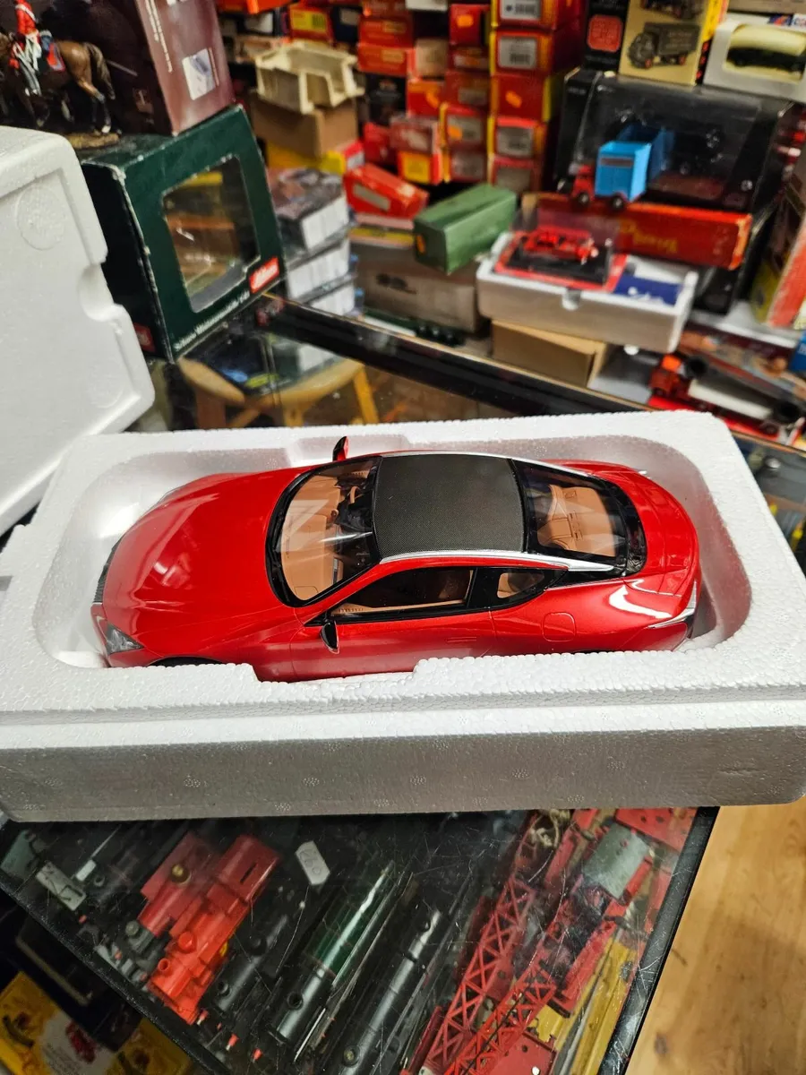 Corgi Kyosho Lexus 1.18 - Image 2