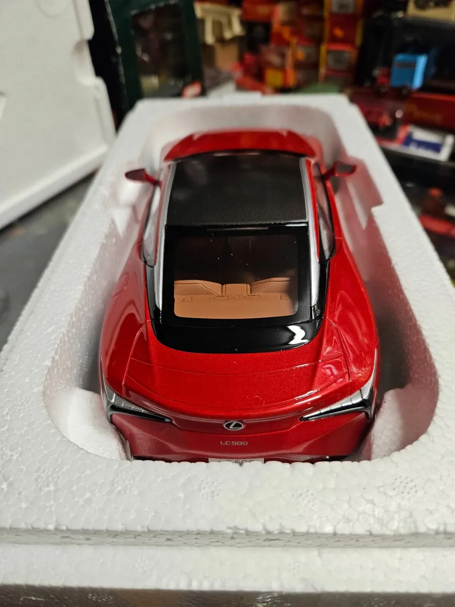 Corgi Kyosho Lexus 1.18 - Image 3