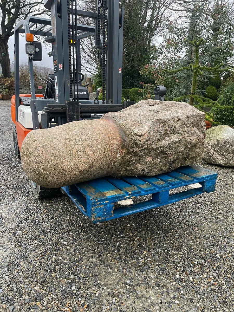 Ship mooring bollard - Image 1