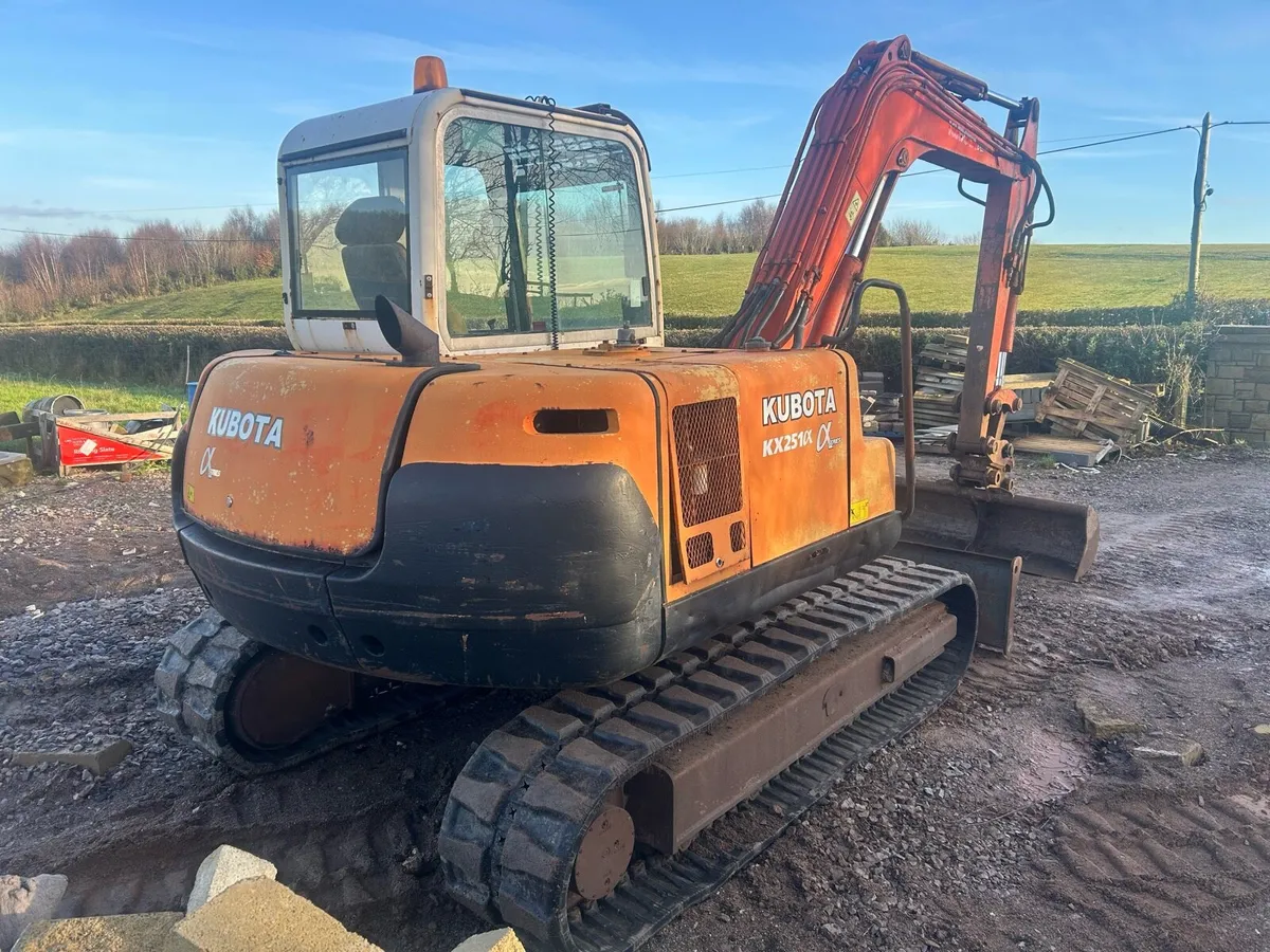 Kubota kx251 8 ton digger - Image 4