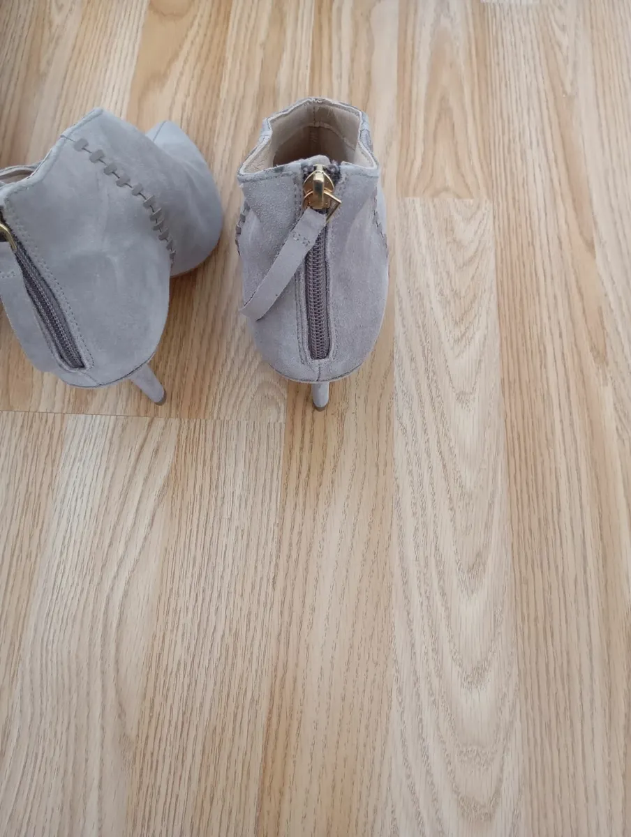 Ladies shoes - Image 2