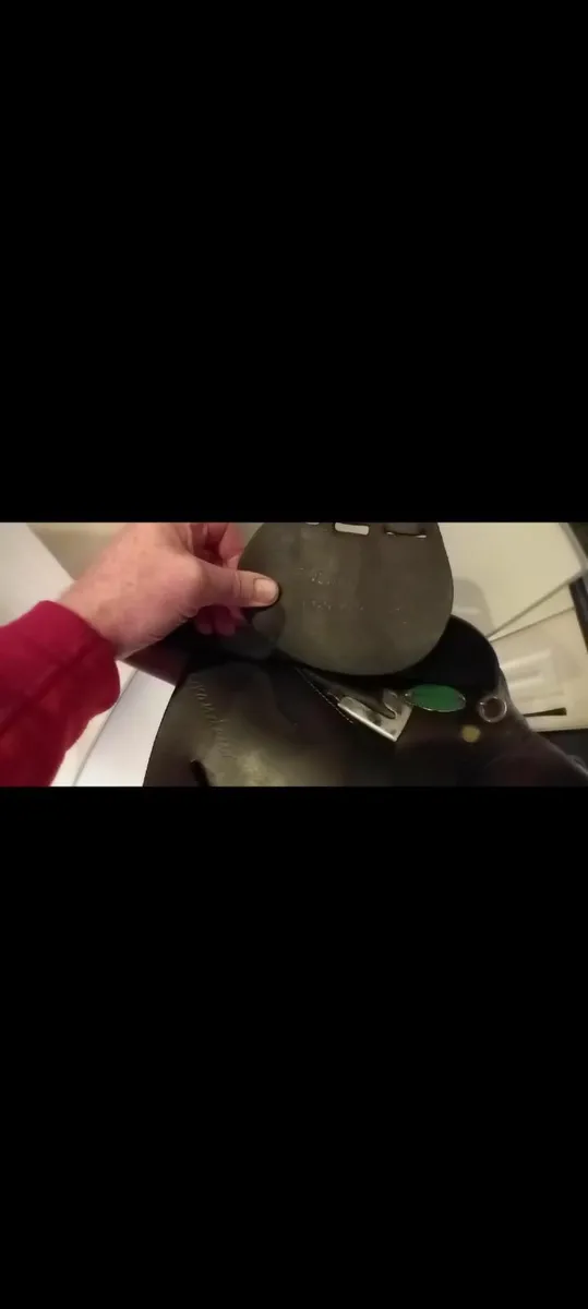 Horse Pony saddle (x2) jumping - Image 3