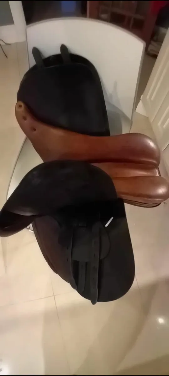 Horse Pony saddle (x2) jumping - Image 4