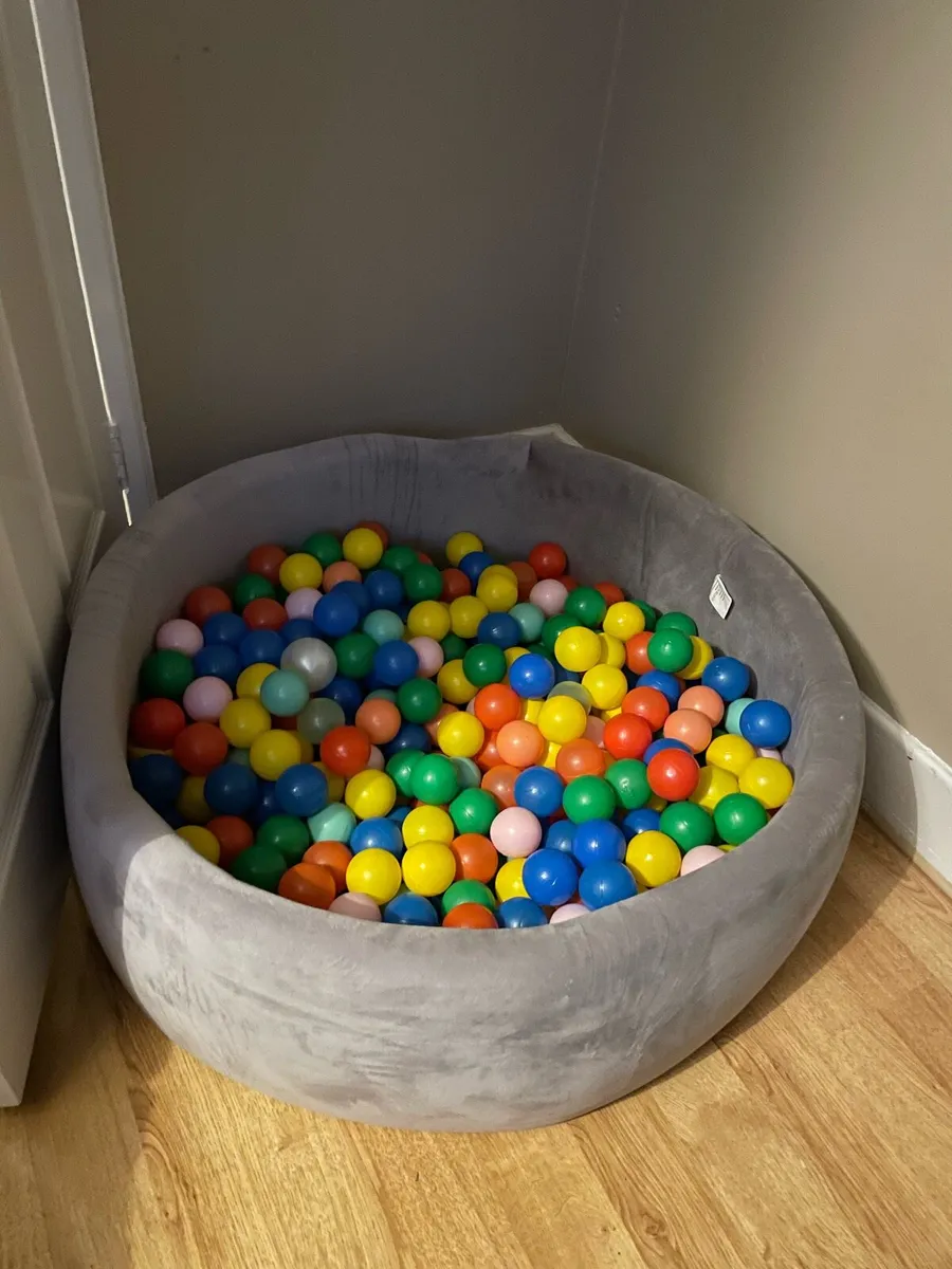 Kids Foam Ballpit - Image 1