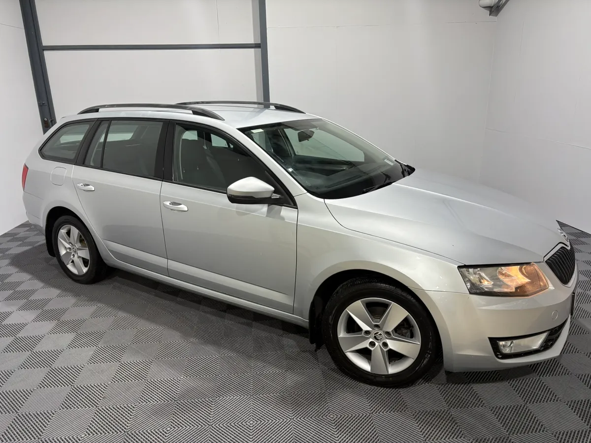 2016 Skoda Octavia Combi Estate 1.6 110 Bhp - Image 2
