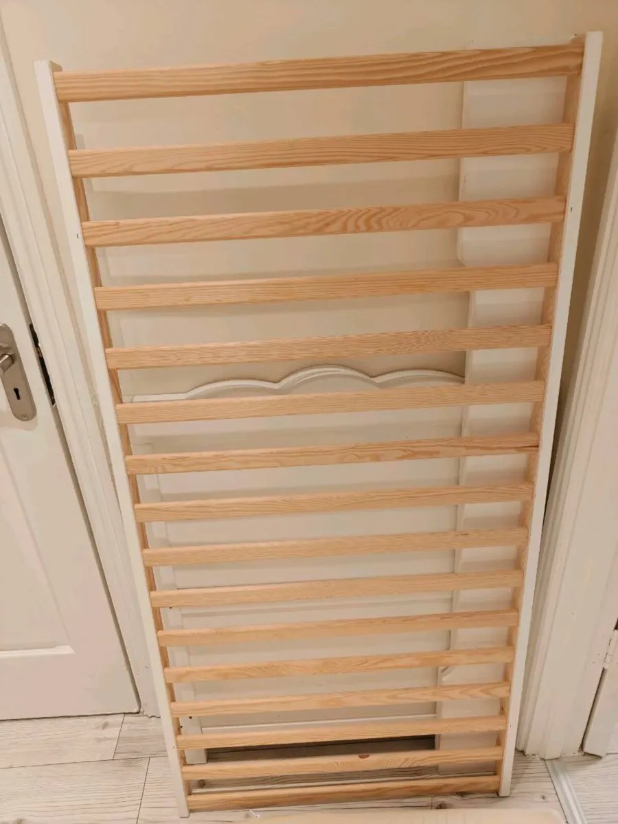 Newborn to 6years cot bed - Image 2