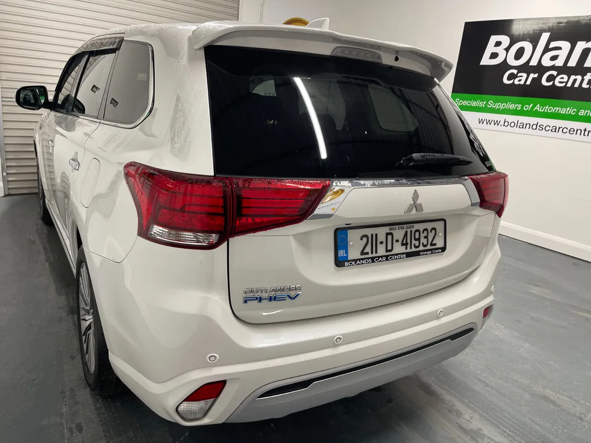 2021 Mitsubishi Outlander Hybrid 2.4Phev Automatic - Image 4